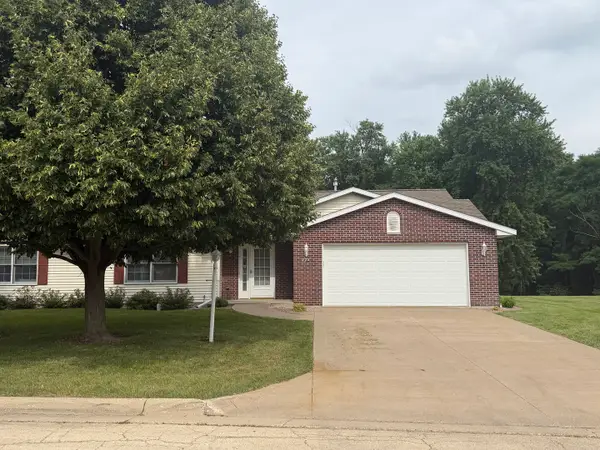 771 S Parkcrest Drive #771, Freeport, IL 61032