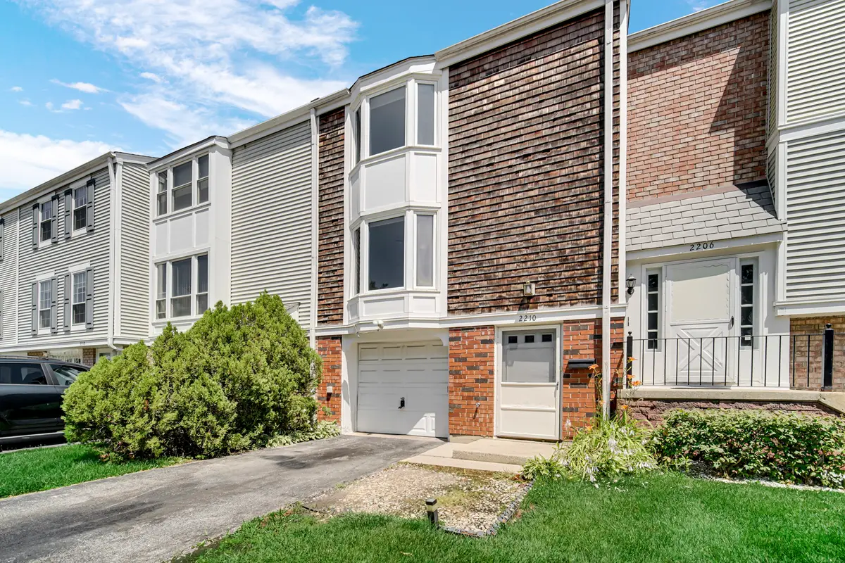 2210 Langdon Place, Hoffman Estates, IL 60169 - #1