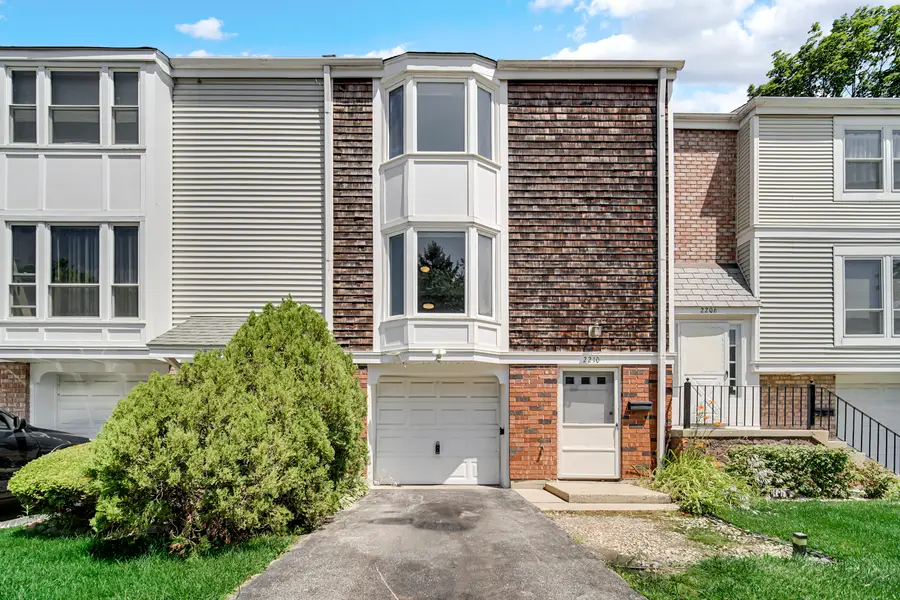 2210 Langdon Place, Hoffman Estates, IL 60169 - #2