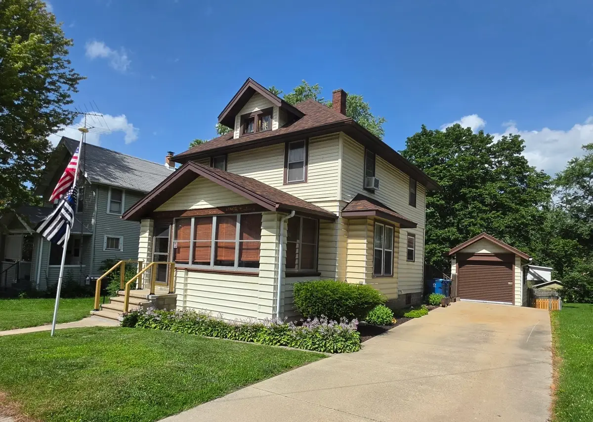 906 S Galena Avenue, Dixon, IL 61021 - #1