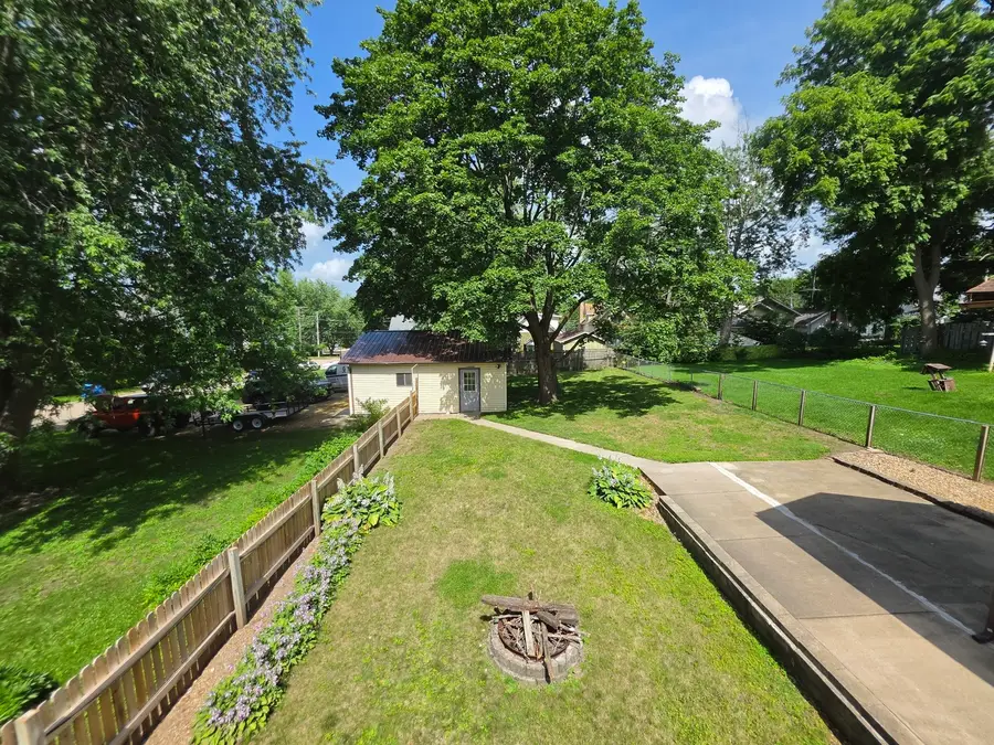 906 S Galena Avenue, Dixon, IL 61021 - #3