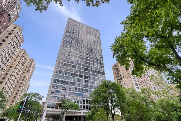 2400 N Lakeview Avenue #1116, Chicago, IL 60614