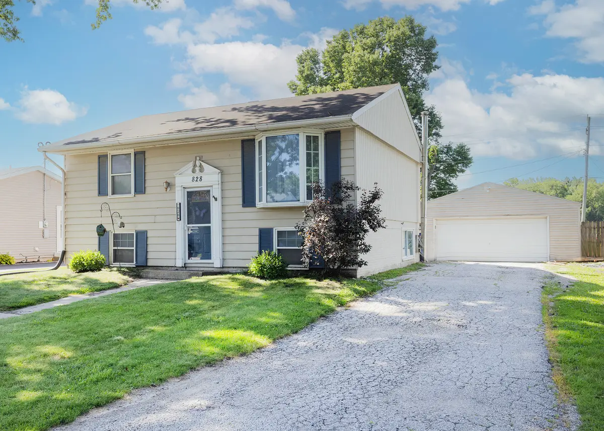 828 4th Avenue, Milan, IL 61264 - #1