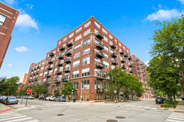 1500 W Monroe Avenue #126, Chicago, IL 60607