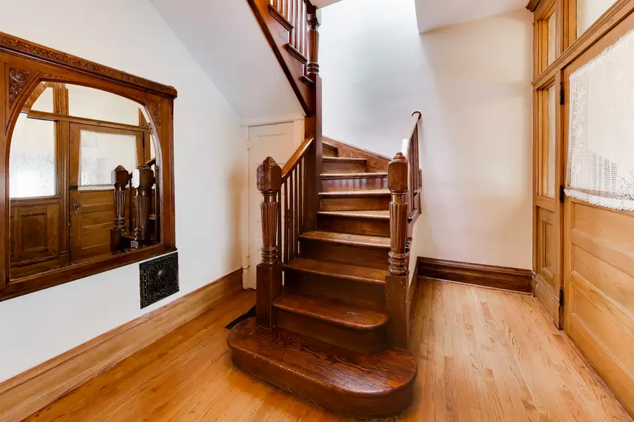 3807 N Alta Vista Terrace, Chicago, IL 60613 - #2