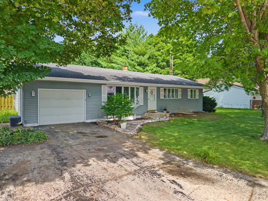 120 W Eisenhower Street, Waterman, IL 60556 - #2
