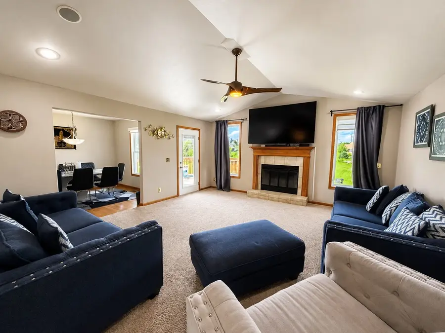 423 Cross Plains Road, Rockford, IL 61107 - #2