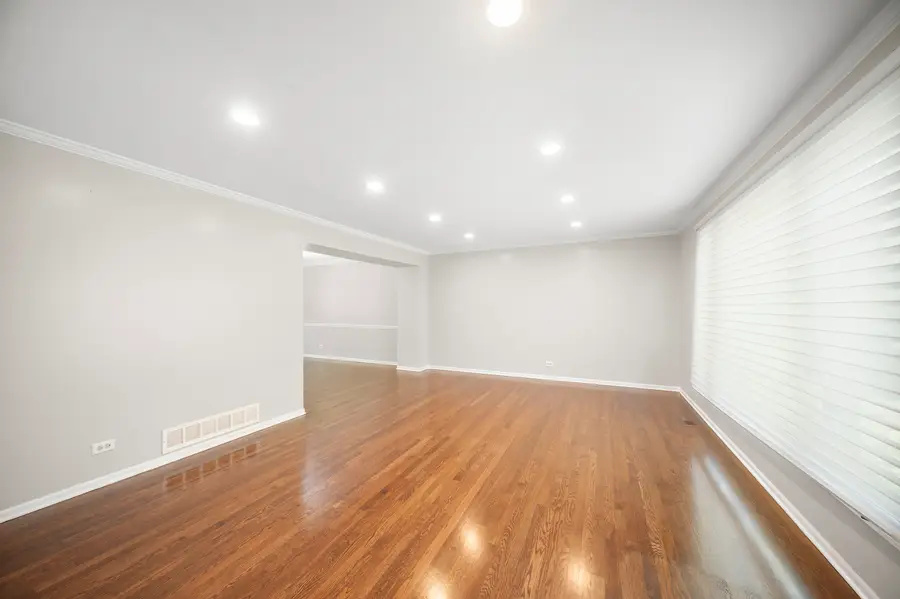 310 Chesterfield Lane, Vernon Hills, IL 60061 - #3