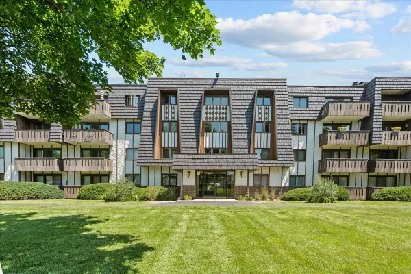 13000 W Heiden Circle #3105, Lake Bluff, IL 60044
