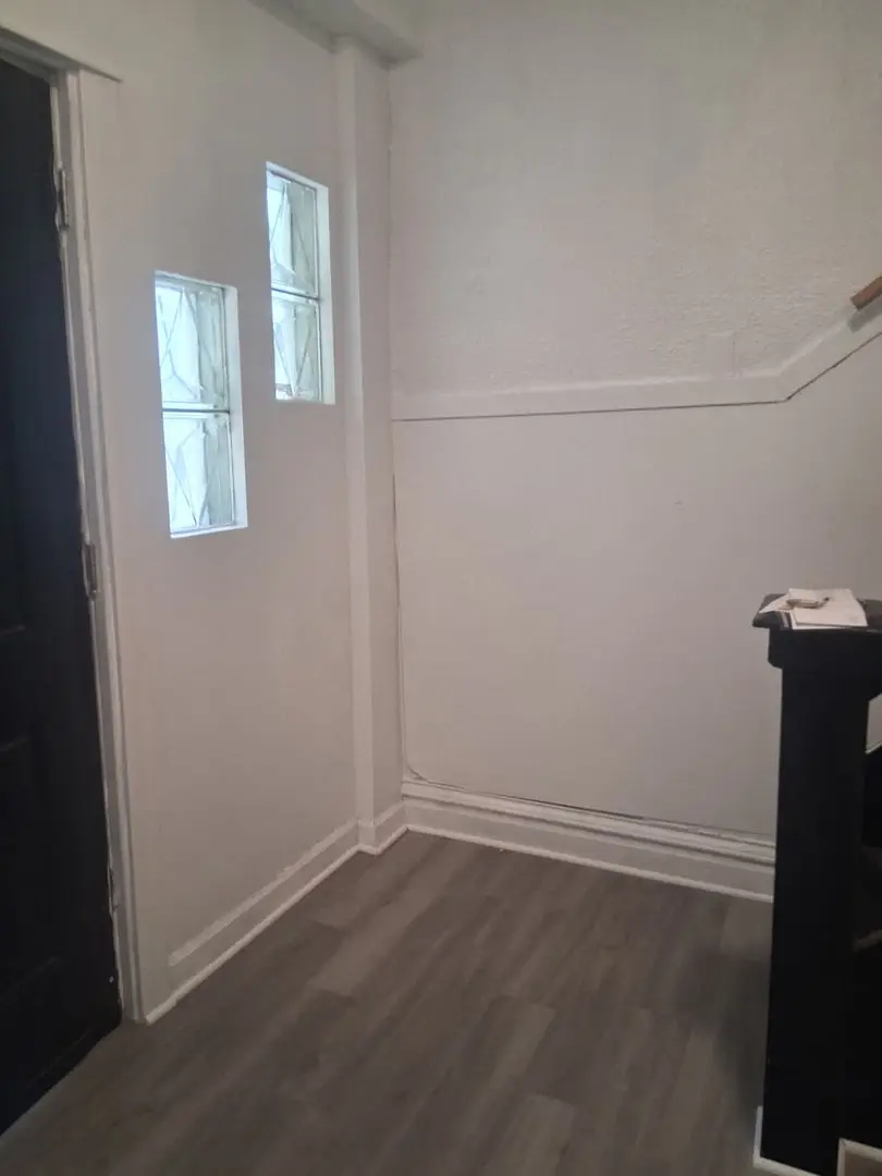 8518 S Muskegon Avenue, Chicago, IL 60617 - #2