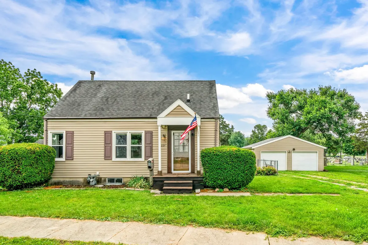 224 Avenue H Avenue, Rochelle, IL 61068 - #1