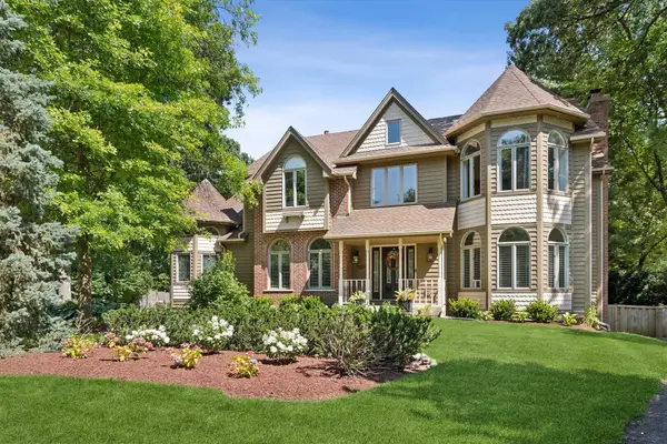 329 Royce Woods Court, Naperville, IL 60565