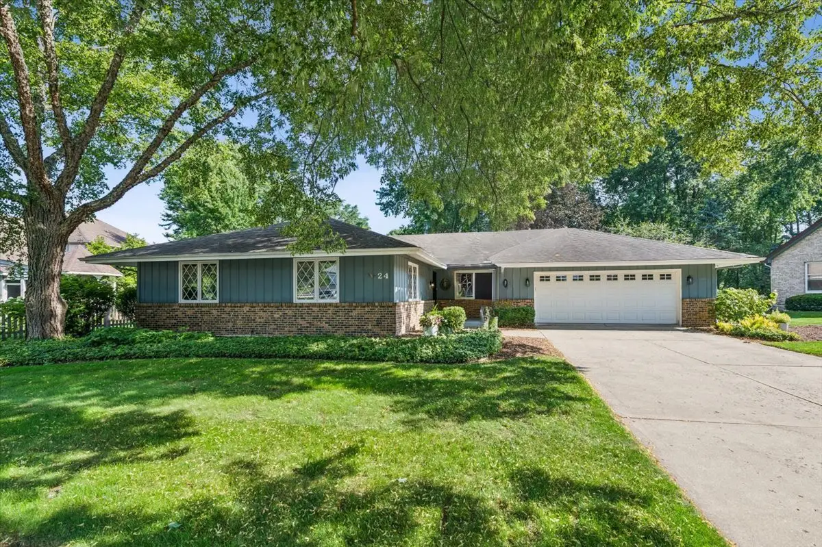 24 Briargate Circle, Sugar Grove, IL 60554 - #1