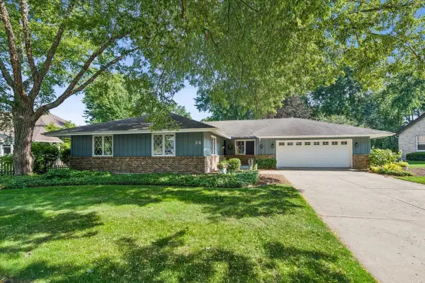 24 Briargate Circle, Sugar Grove, IL 60554