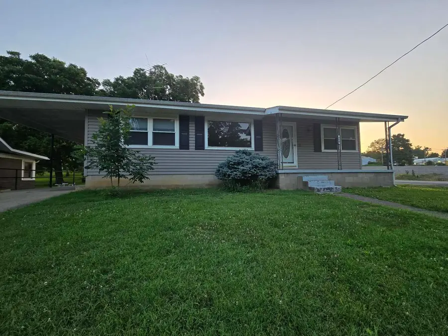 600 S Jackson Street, McLeansboro, IL 62859 - #2