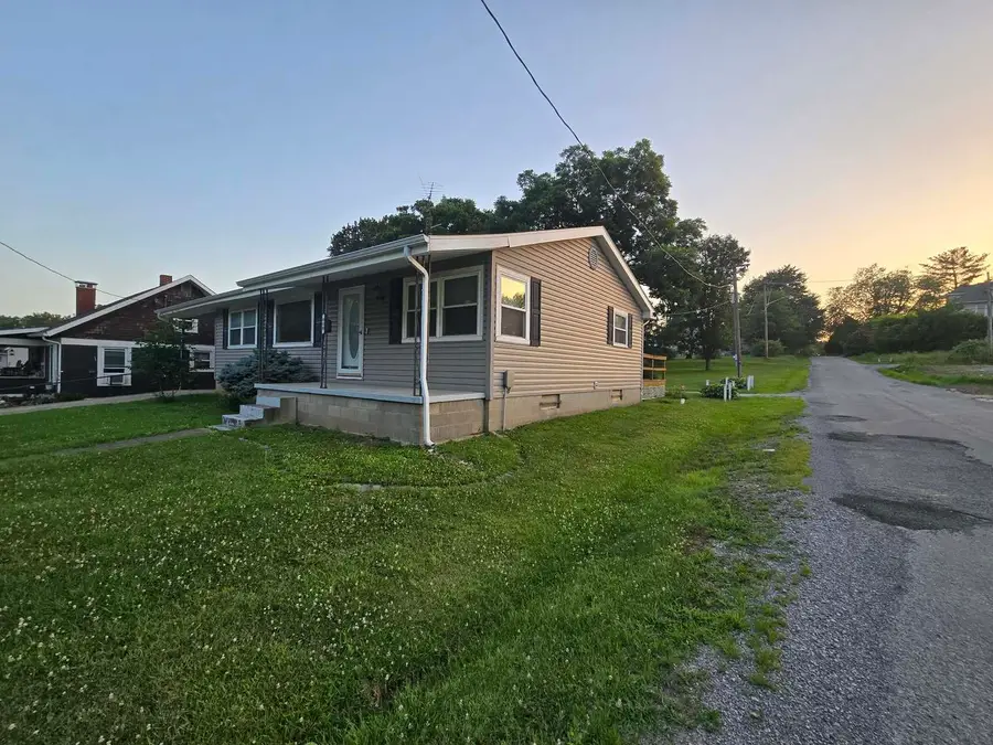 600 S Jackson Street, McLeansboro, IL 62859 - #3