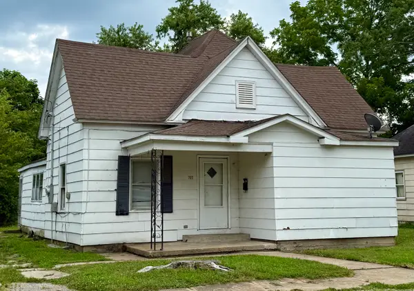 707 N Monroe Street, Marion, IL 62959