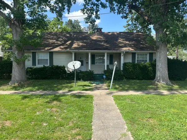 810 E 7th Street, Centralia, IL 62801