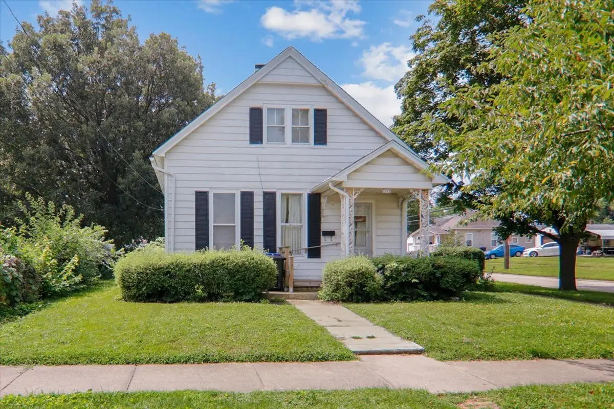 1212 W Chestnut Street, Bloomington, IL 61701 - #1