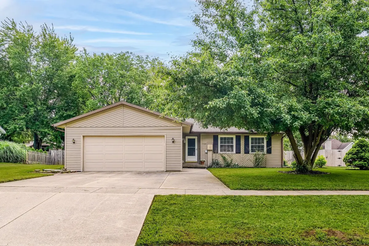 1104 S Marietta Drive, Mahomet, IL 61853 - #1