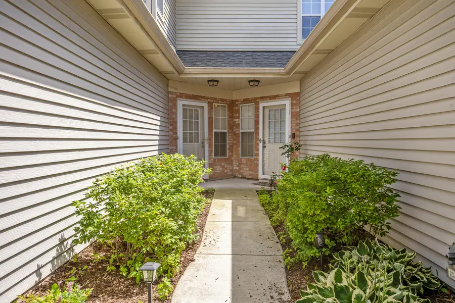 121 Golfview Drive, Glendale Heights, IL 60139 - #3