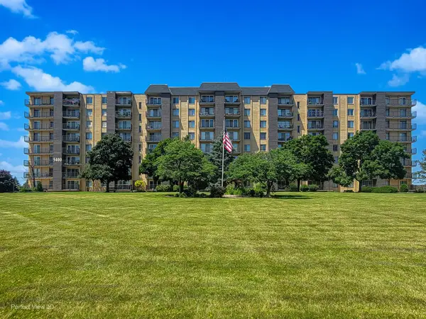 5400 Walnut Avenue #406, Downers Grove, IL 60515