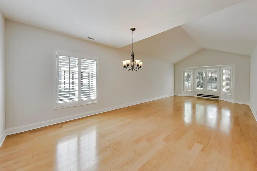 1304 Kempton Drive, Libertyville, IL 60048 - #3
