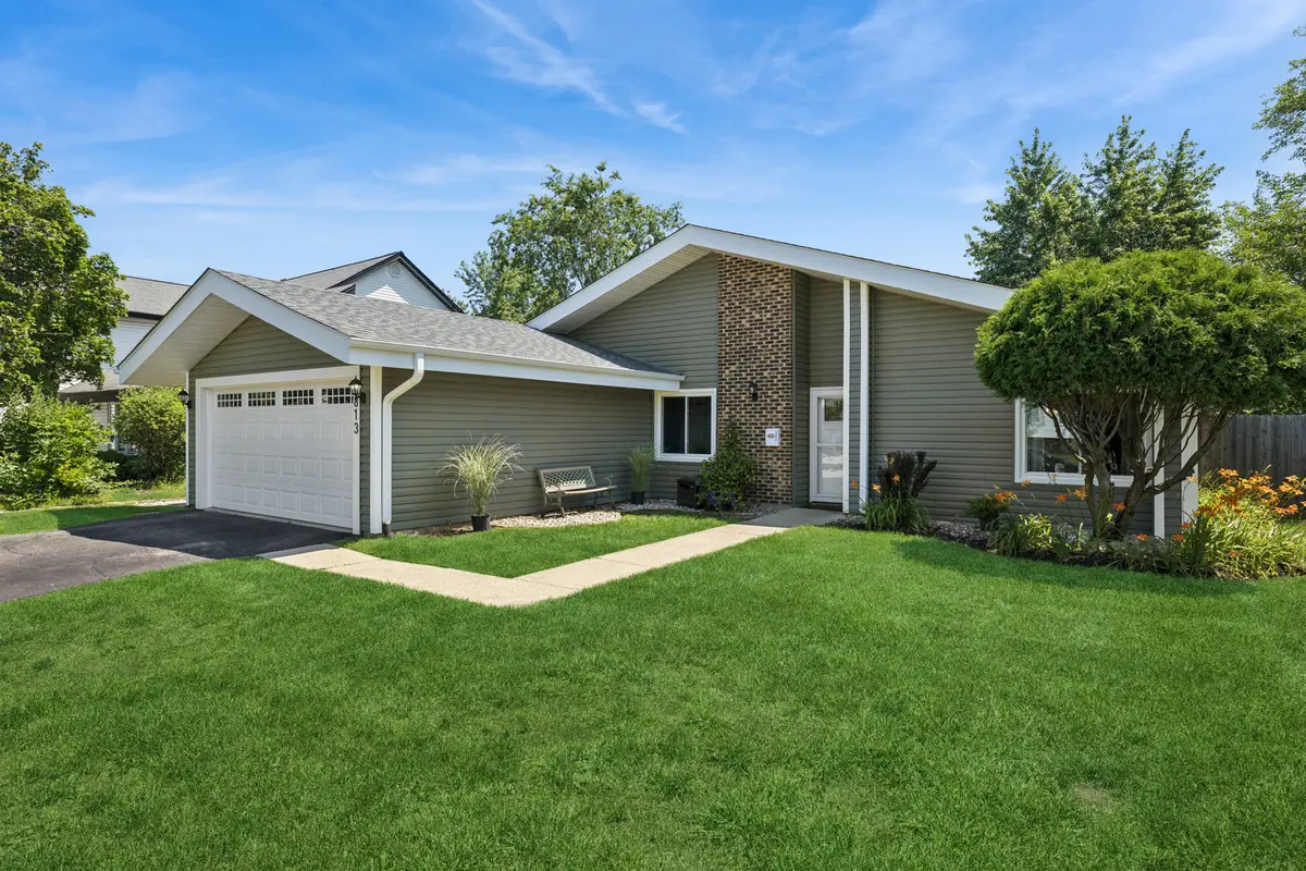 5813 E Beverly Circle, Hanover Park, IL 60133 - #1