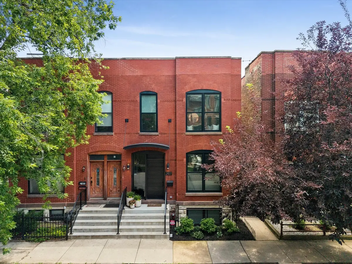 2107 W Erie Street, Chicago, IL 60612 - #1
