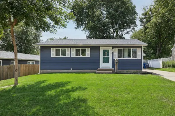3208 Wakonda Drive, Bettendorf, IA 52722