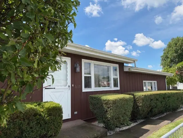 1631 N Oak Avenue, Round Lake Beach, IL 60073 - #2