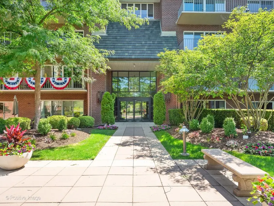 5 Oak Brook Club Drive #P6-N, Oak Brook, IL 60523 - #2
