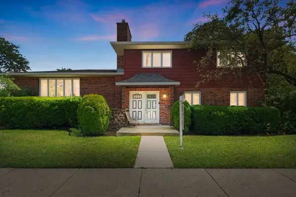9143 Dr Korczak Terrace, Skokie, IL 60076