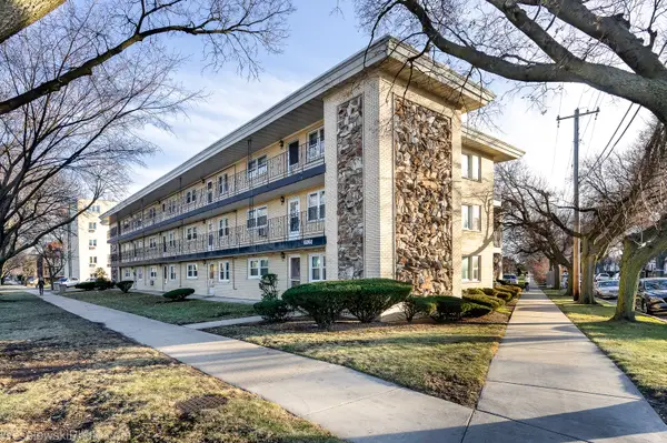 6161 W Higgins Avenue #8, Chicago, IL 60630