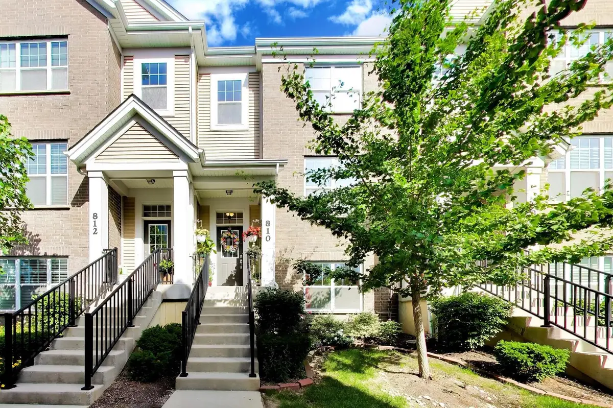 810 Lexington Circle W, Des Plaines, IL 60016 - #1
