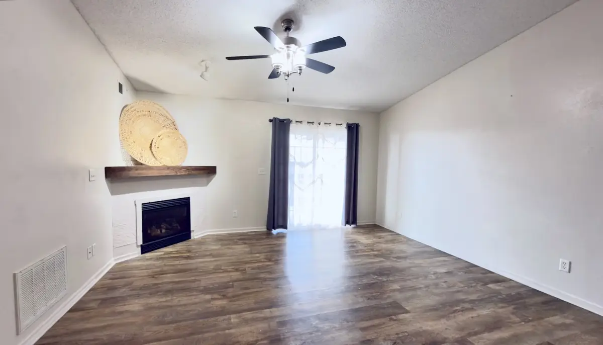 3215 S 16th Avenue #Unit-302, Eldridge, IA 52748 - #1