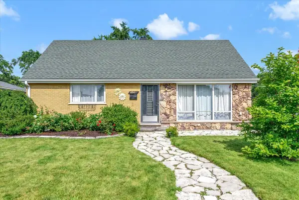 8901 Southfield Drive, Bridgeview, IL 60455