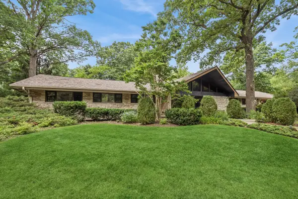 546 Timber Lane, Lake Forest, IL 60045