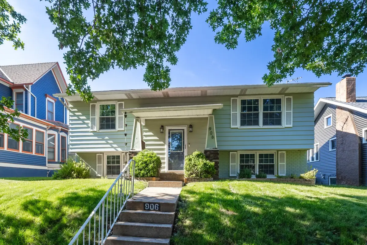 906 E High Street, Davenport, IA 50803 - #1