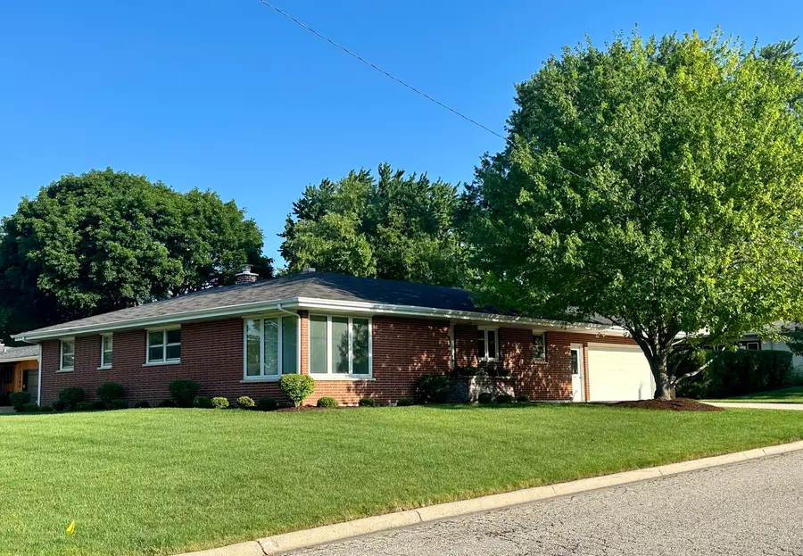 305 N Timothy Lane, McHenry, IL 60050 - #2