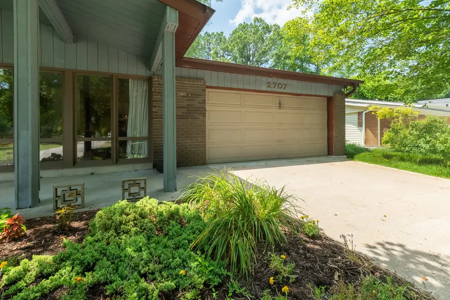 2707 W Sunset Drive, Carbondale, IL 62901 - #3