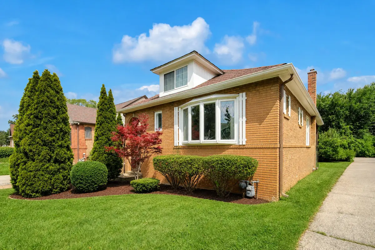 655 Albert Street, Elmhurst, IL 60126 - #1