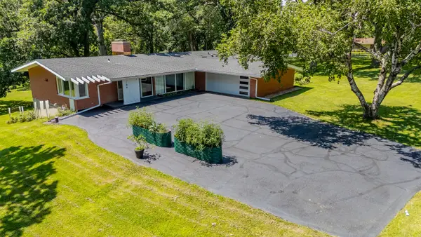 17519 Hickory Hills Road, Sterling, IL 61081