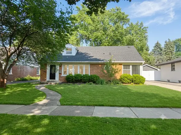 9 N Waverly Place, Mount Prospect, IL 60056