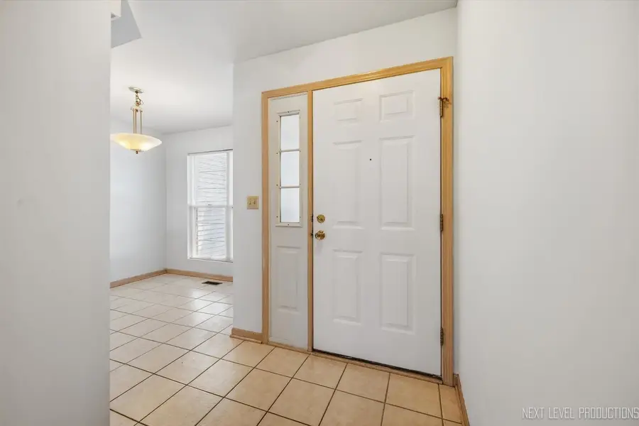 37 Ione Drive #B, South Elgin, IL 60177 - #2