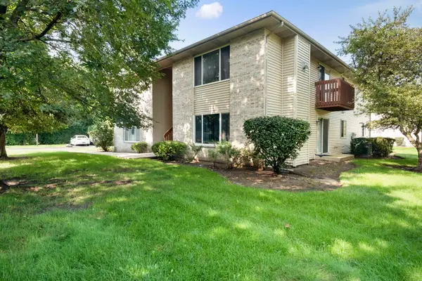 500 Westwood Court, Crystal Lake, IL 60014