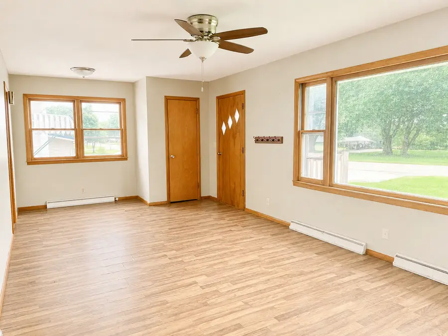 308 W Logan Street, Forreston, IL 61030 - #2