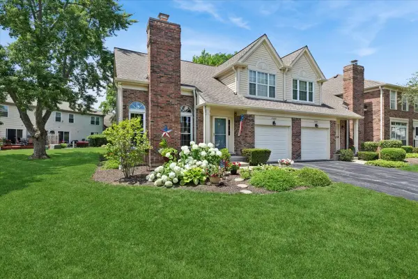 4062 N Newport Court, Arlington Heights, IL 60004