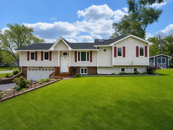 110 Oakwood Lane, Bartlett, IL 60103