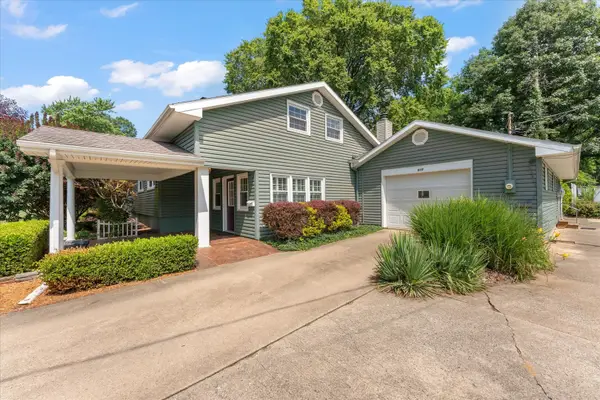 510 W William Street, Monticello, IL 61856